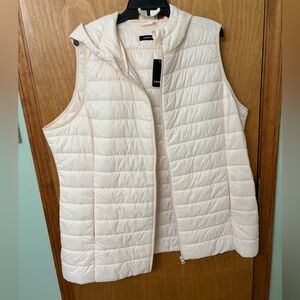 Torrid size 2 vest NWT